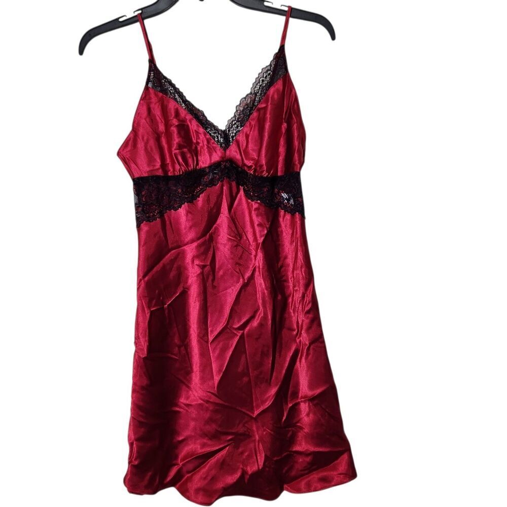 Lilac & London Lingerie Women Chemise Small Wine Color Satin Lace Lingerie